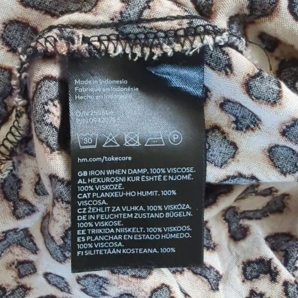 H&M Animal Print Maxi Dress - Picture 6 of 6